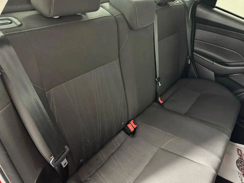 Used 2017 Ford Focus SE FWD image 32