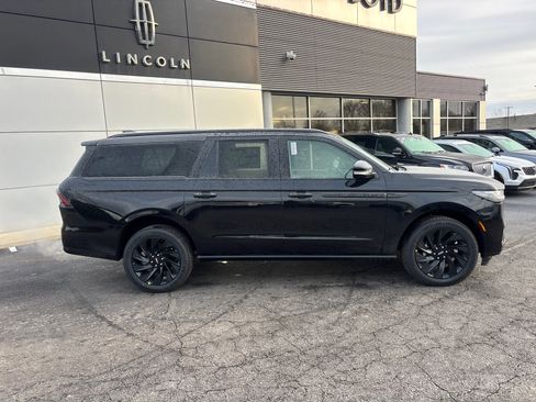 New 2026 Lincoln Navigator L Reserve w/ Jet Appearance Package image 8