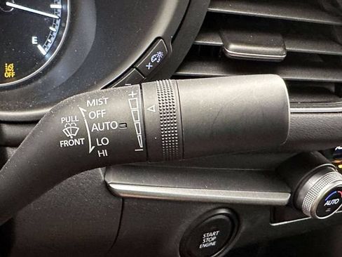 Used 2025 MAZDA MAZDA3 s FWD image 29