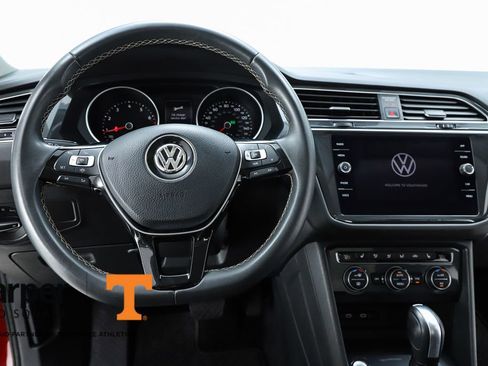 Used 2021 Volkswagen Tiguan SE image 58