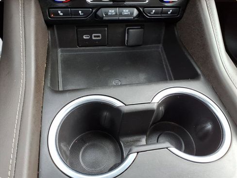 Used 2022 Chevrolet Suburban LT image 22