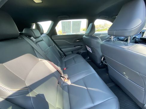 Certified 2025 Toyota Crown Signia image 21