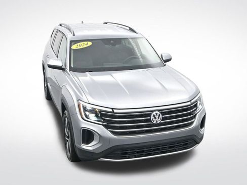 Used 2024 Volkswagen Atlas SE image 24
