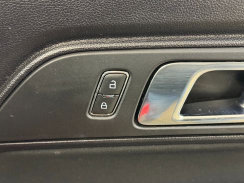 Used 2018 Ford Mustang Convertible image 25