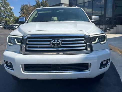 Used 2022 Toyota Sequoia Platinum AWD/4WD image 3