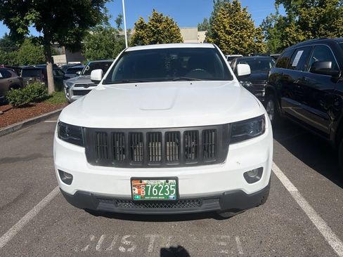 Used 2013 Jeep Grand Cherokee Laredo AWD/4WD image 2