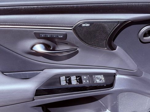 Certified 2022 Lexus ES 350 Ultra Luxury w/ Accessory Package 2 FWD image 22
