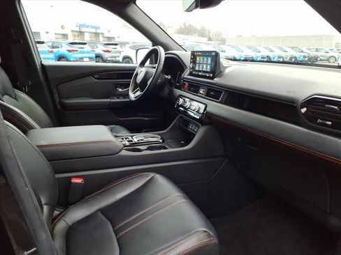 Used 2023 Honda Pilot TrailSport image 23