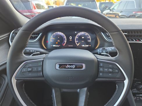 New 2025 Jeep Grand Cherokee L Limited w/ Luxury Tech Group II RWD image 11