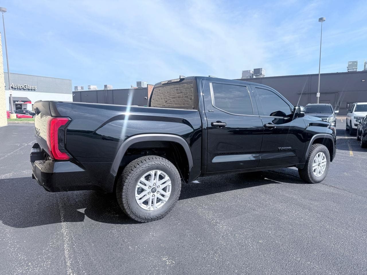 Used 2024 Toyota Tundra SR5 w/ SR5 Convenience Package AWD/4WD image 5