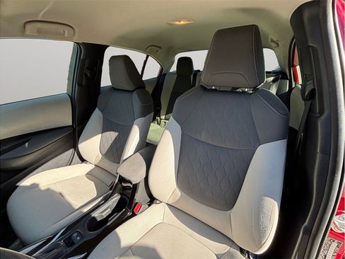 Used 2020 Toyota Corolla LE image 16