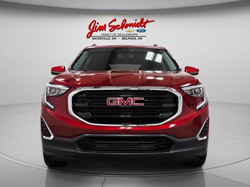 Used 2020 GMC Terrain SLE w/ Driver Convenience Package FWD image 2
