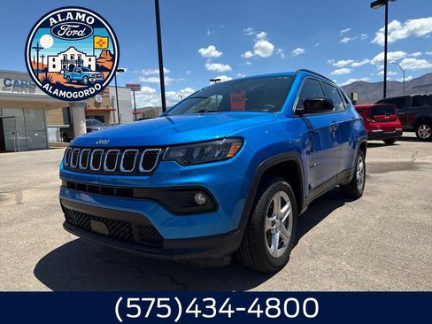 Used 2024 Jeep Compass Latitude image 1