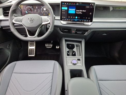 New 2026 Volkswagen Tiguan SE R-Line AWD/4WD image 10