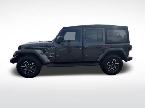 Used 2024 Jeep Wrangler Sahara image 34