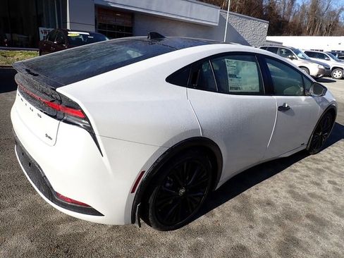 New 2026 Toyota Prius AWD image 3