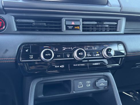 Certified 2025 Honda Pilot TrailSport image 21