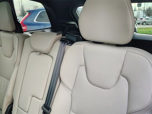 Certified 2025 Volvo XC90 B6 Plus image 29