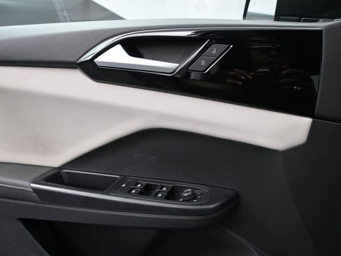 Certified 2025 Volkswagen Taos S AWD/4WD image 7