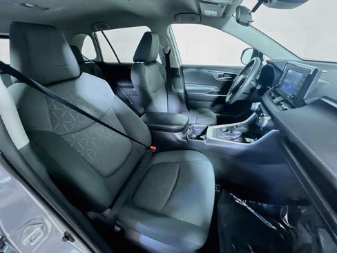 Used 2020 Toyota RAV4 XLE w/ XLE Grade Weather Package AWD/4WD image 24