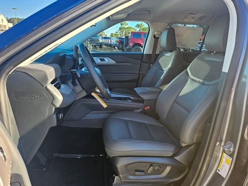 New 2026 Ford Explorer Active w/ Active Comfort Package image 4