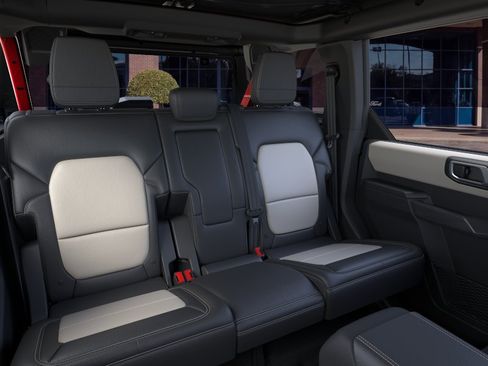 New 2026 Ford Bronco Outer Banks w/ Sasquatch Package AWD/4WD image 11