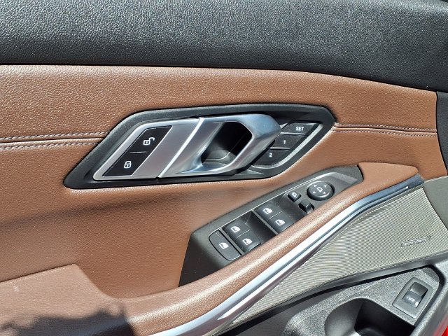 Used 2023 BMW 330i Sedan w/ Premium Package RWD image 15