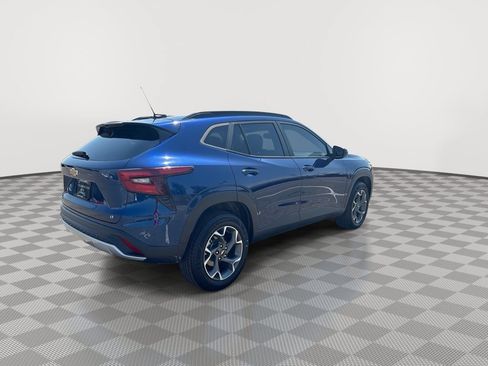 Certified 2024 Chevrolet Trax LT FWD image 11