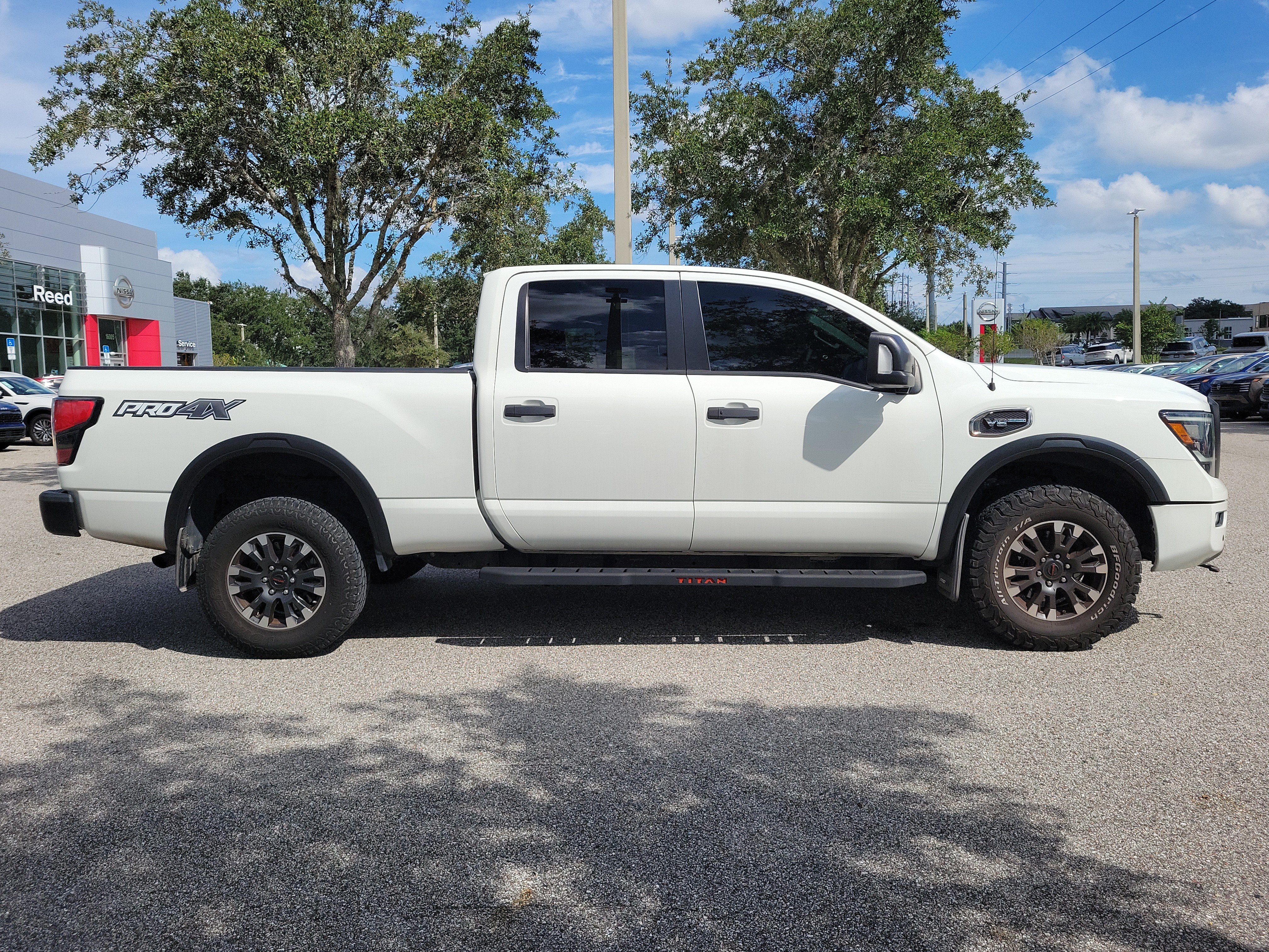 Used 2021 Nissan Titan PRO-4X w/ Pro-4x Convenience Package AWD/4WD image 4
