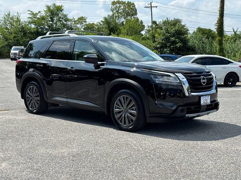 Used 2024 Nissan Pathfinder SL w/ SL Premium Package AWD/4WD image 1