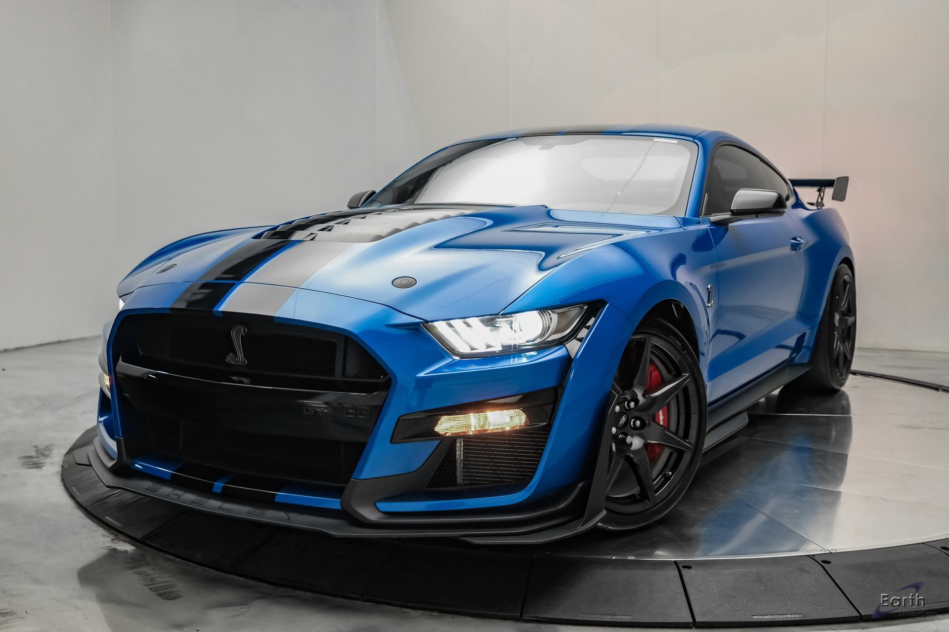 Used 2021 Ford Mustang Shelby GT500 w/ Carbon Fiber Track Pack RWD image 6