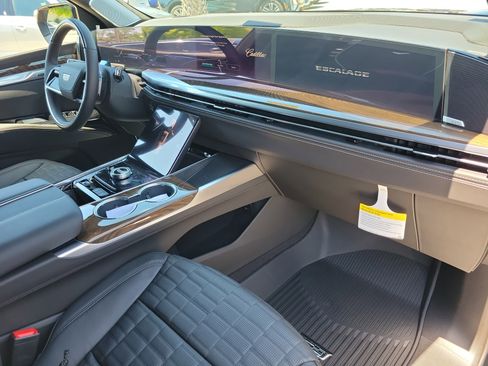 New 2026 Cadillac Escalade Platinum Sport w/ LPO, ONYX Package image 11