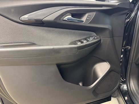 Used 2022 Chevrolet TrailBlazer LT w/ Convenience Package image 8