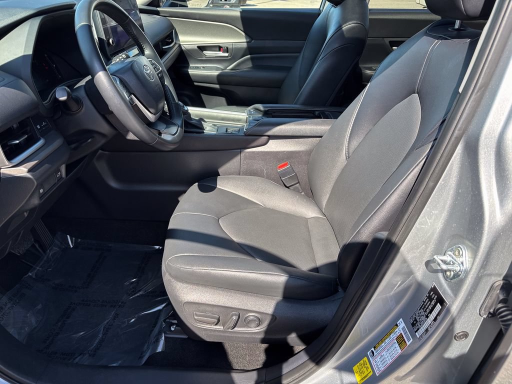 Used 2025 Toyota Grand Highlander AWD image 20