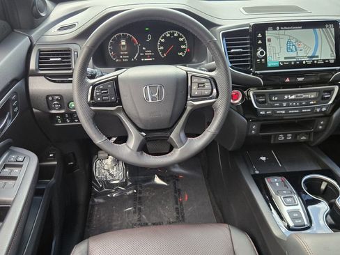 Used 2025 Honda Ridgeline Black Edition image 12