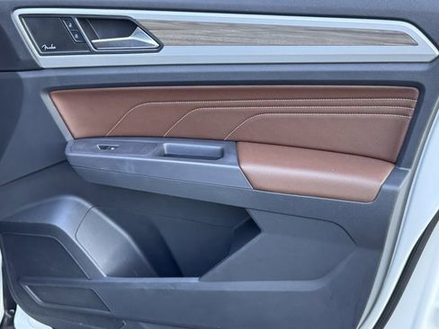 Used 2021 Volkswagen Atlas SEL Premium image 10