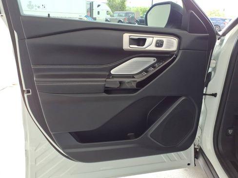 Used 2023 Ford Explorer ST w/ Equipment Group 401A AWD/4WD image 5