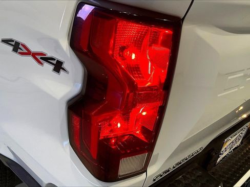 Used 2024 Chevrolet Colorado LT w/ LT Convenience Package AWD/4WD image 24
