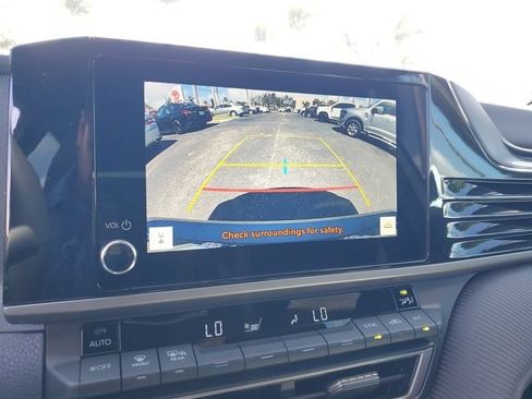 Used 2026 Toyota Camry SE w/ Convenience Package image 18