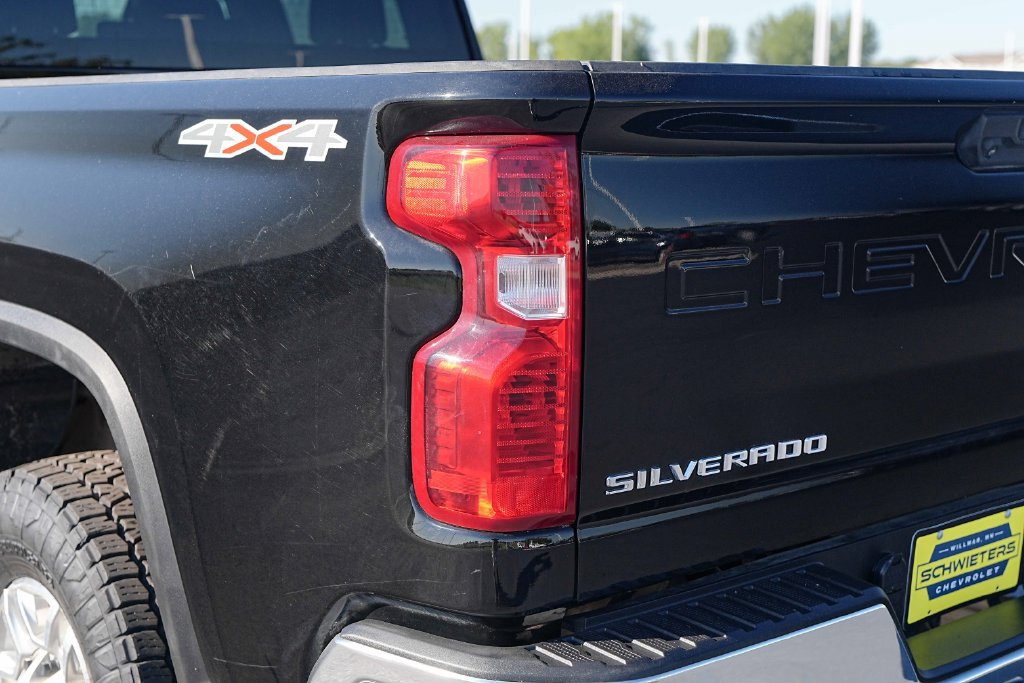 Used 2025 Chevrolet Silverado 2500 LT w/ Convenience Package AWD/4WD image 10