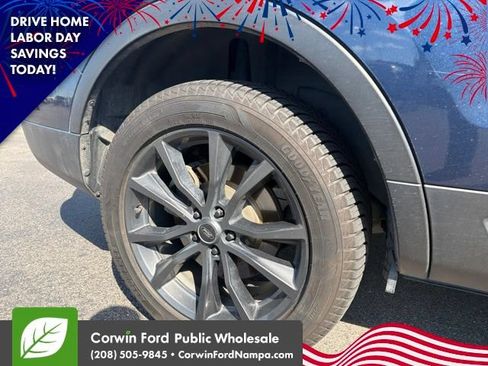 Used 2017 Ford Explorer XLT w/ Equipment Group 202A AWD/4WD image 7