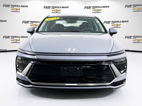Used 2025 Hyundai Sonata SEL FWD image 2