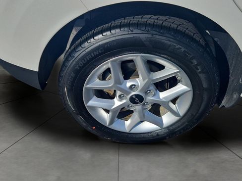 Used 2025 Kia Soul LX w/ LX Technology Package FWD image 10