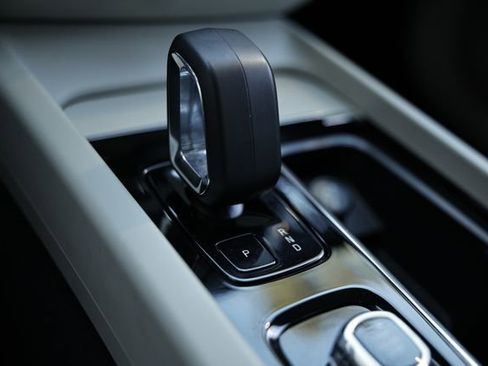 Used 2024 Volvo S60 B5 Core image 36