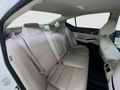 Used 2022 Nissan Altima 2.5 SL FWD image 28