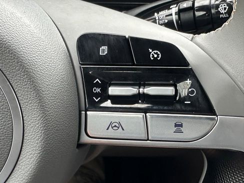 Used 2023 Hyundai Elantra SEL w/ Convenience Package image 25