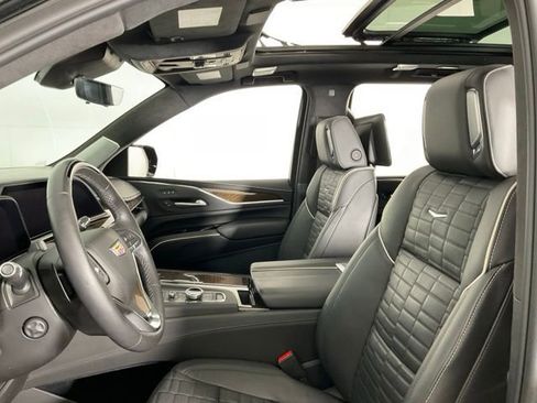 Certified 2024 Cadillac Escalade Sport Platinum w/ LPO, ONYX Package image 26