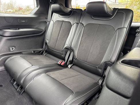 Used 2023 Jeep Grand Cherokee L Laredo image 30