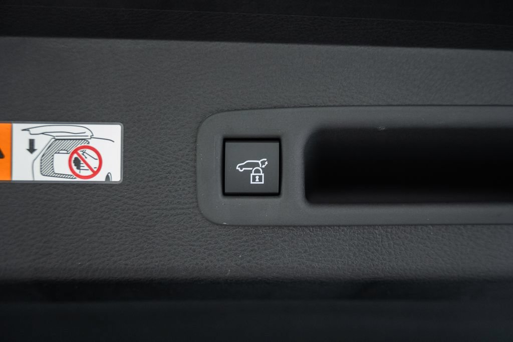 New 2026 Toyota Sienna XLE Woodland Edition AWD/4WD image 20