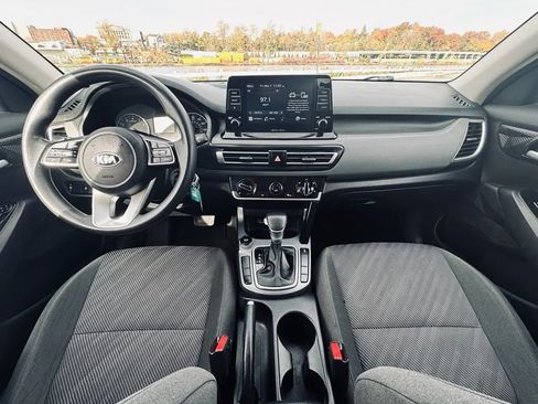 Used 2021 Kia Seltos LX image 18